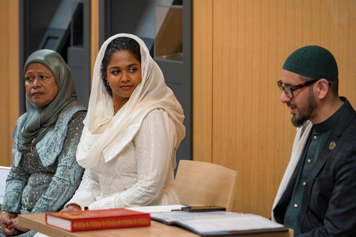 Cambridge nikah photography — mosque architecture and documentary moments (image 13)