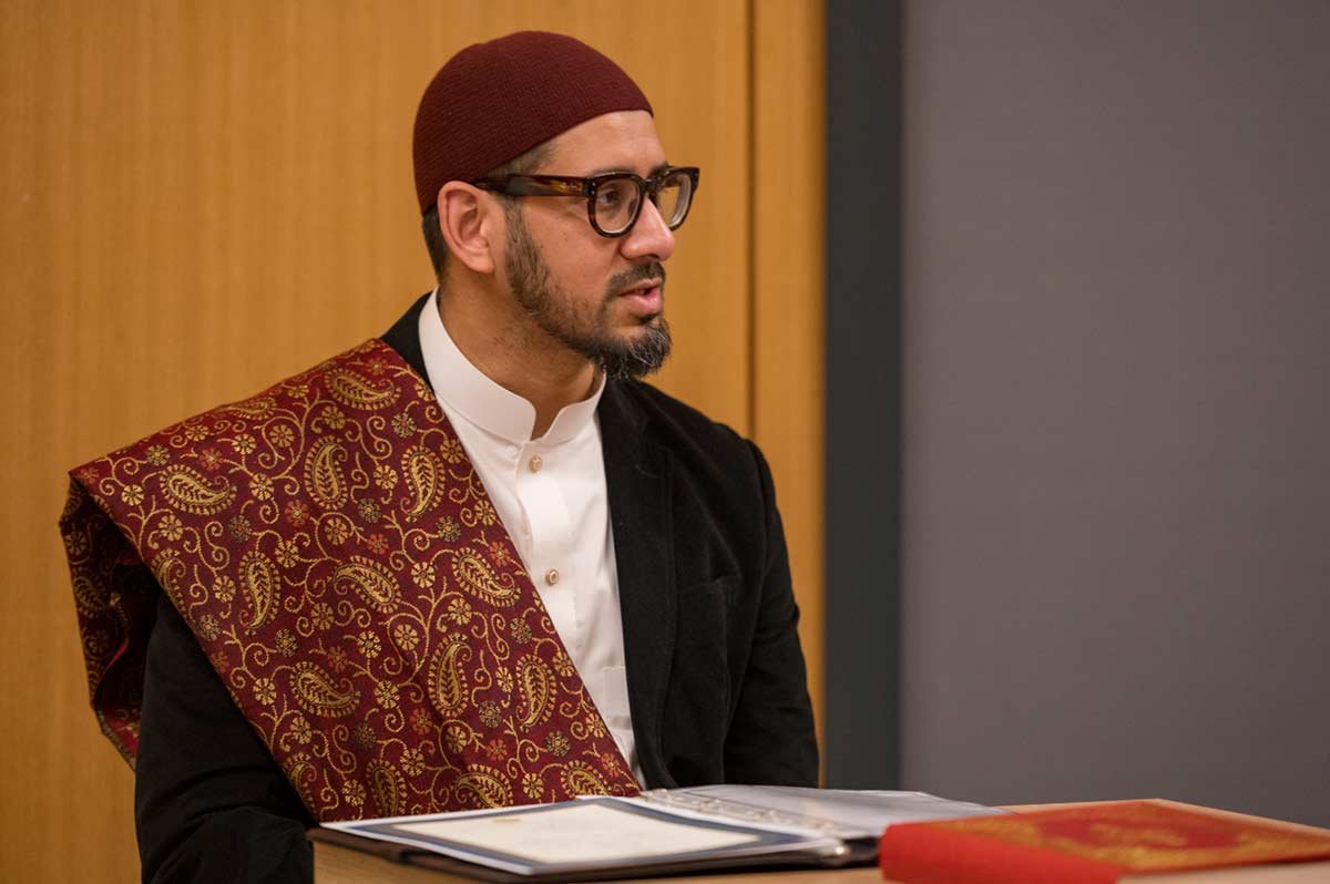 Cambridge nikah photography — mosque architecture and documentary moments (image 17)