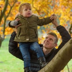 Family portrait photographer wandlebury woods 023